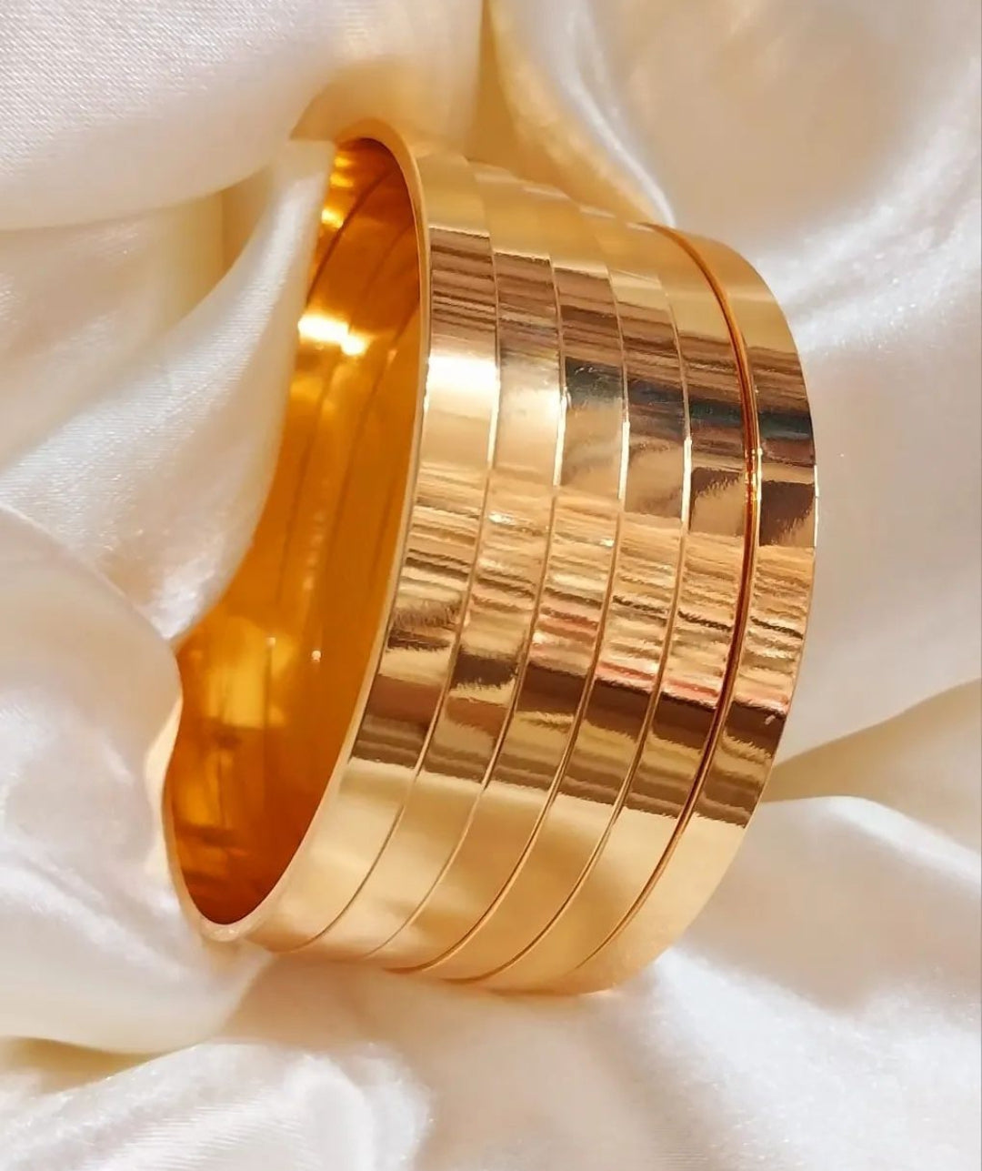 Plan Gold Bangles