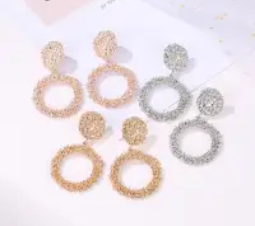 Gold scrub metal alloy earings